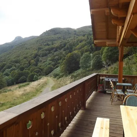 Chalet Moderne Avec Terrasse Pres Des Pistes, 3 Chambres, Parking, Animaux Acceptes, Au Coeur De L'auvergne - Fr-1-742-259 Nyaraló