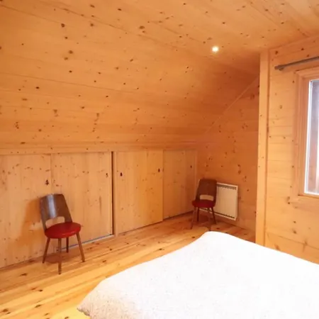 Chalet Moderne Avec Terrasse Pres Des Pistes, 3 Chambres, Parking, Animaux Acceptes, Au Coeur De L'auvergne - Fr-1-742-259 Nyaraló