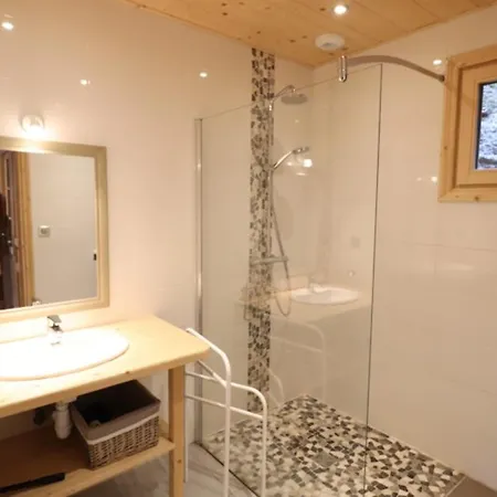 Chalet Moderne Avec Terrasse Pres Des Pistes, 3 Chambres, Parking, Animaux Acceptes, Au Coeur De L'auvergne - Fr-1-742-259 * Saint-Jacques-des-Blats