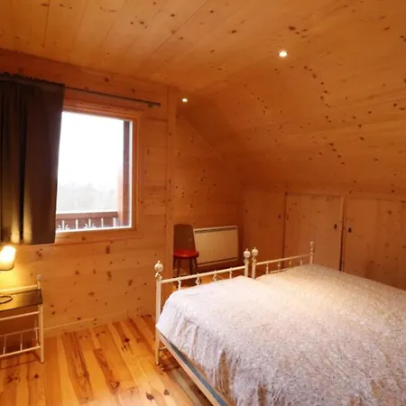 Prázdninový dům Chalet Moderne Avec Terrasse Pres Des Pistes, 3 Chambres, Parking, Animaux Acceptes, Au Coeur De L'auvergne - Fr-1-742-259 *